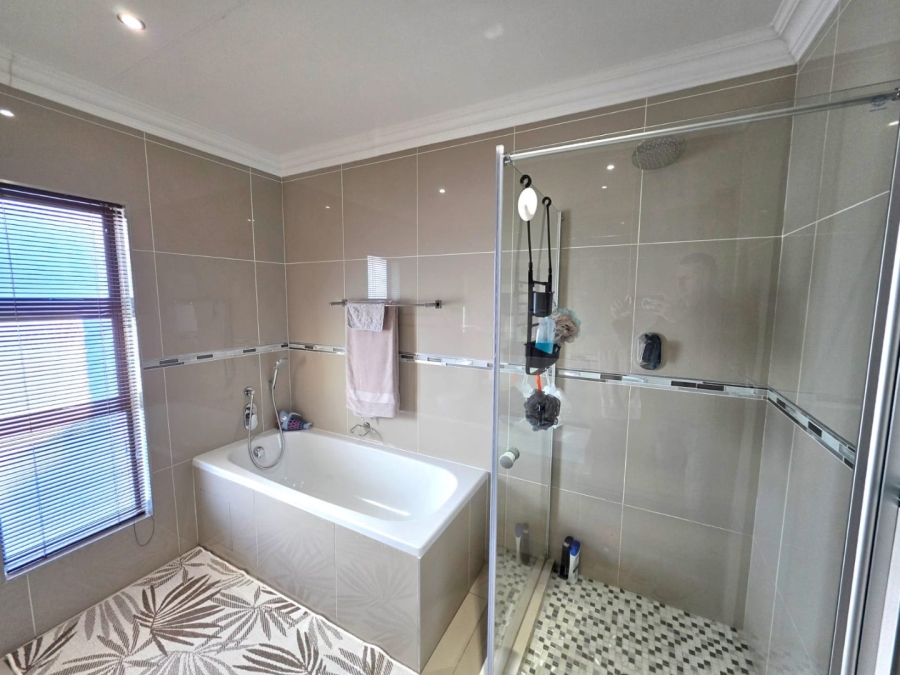 3 Bedroom Property for Sale in La Provance Free State